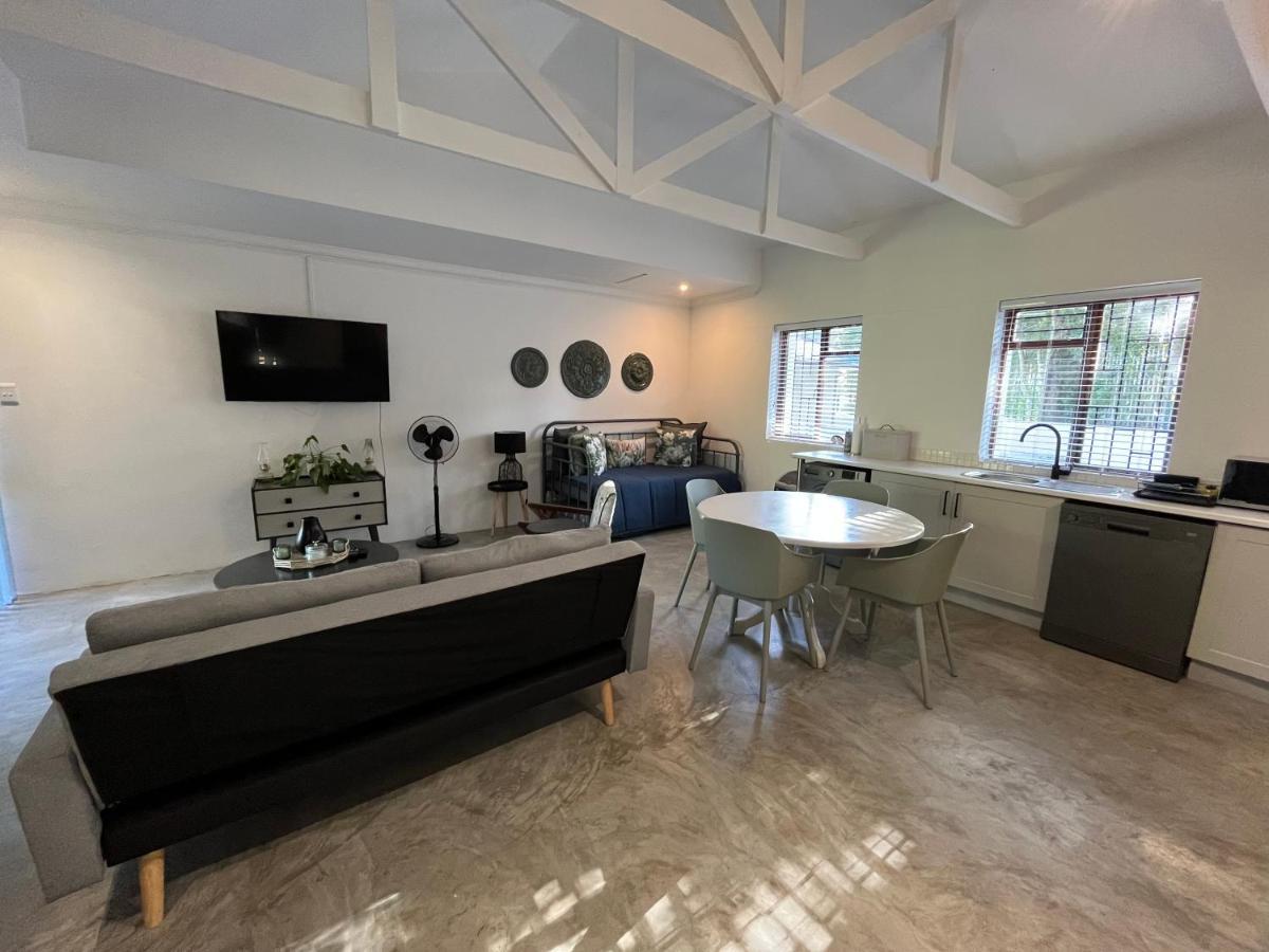 21 Heather Road George Luaran gambar