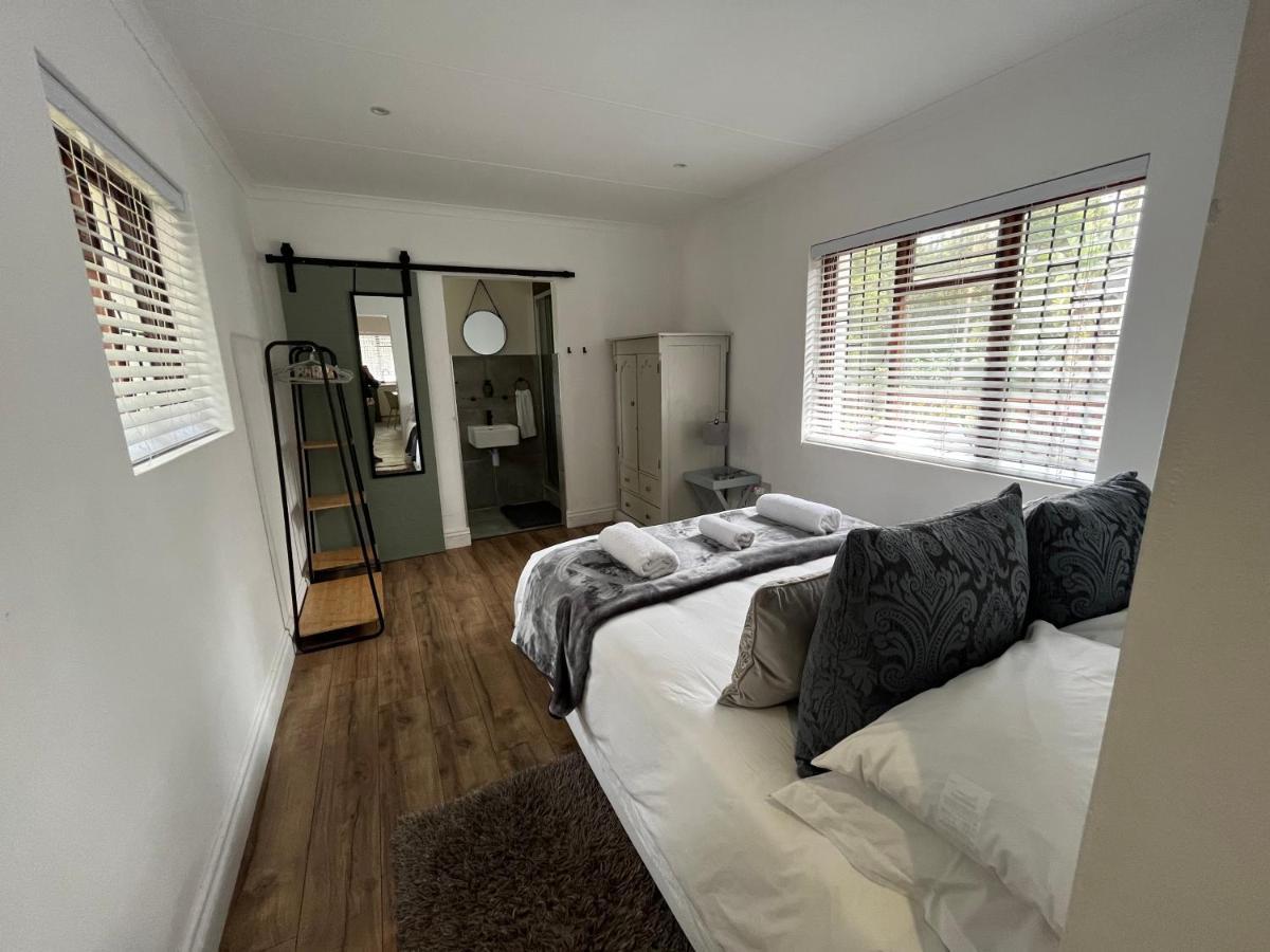 21 Heather Road George Luaran gambar
